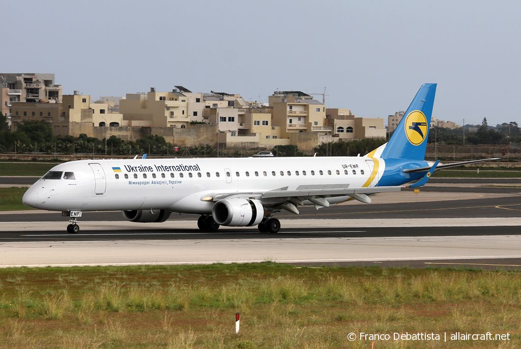 UR-EMF (19000069) Embraer 190-200LR