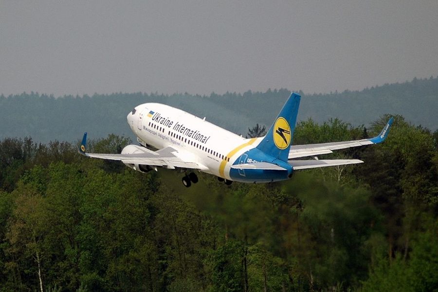 UR-GAT (25237) 1993 Boeing 737-528(WL)
