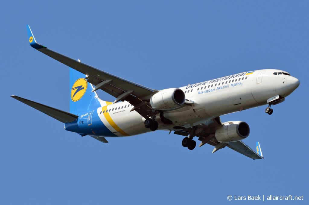 UR-UID (60176) 2018 Boeing 737-8KV(WL)
