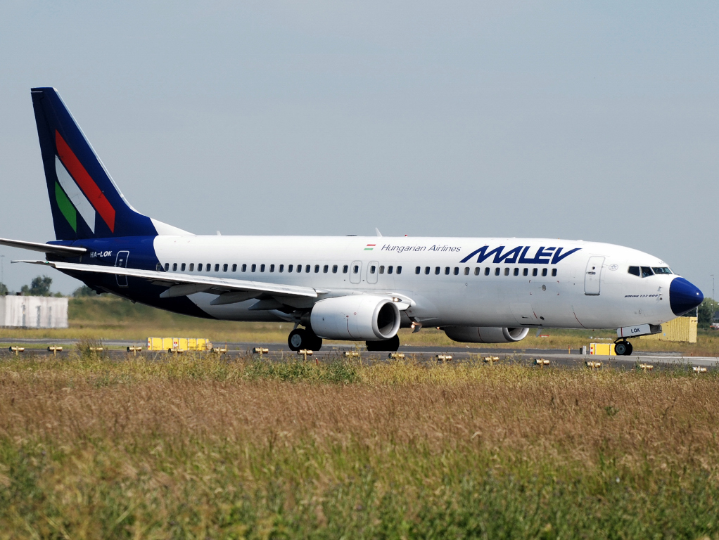 HA-LOK (30669) 2004 Boeing 737-8Q8