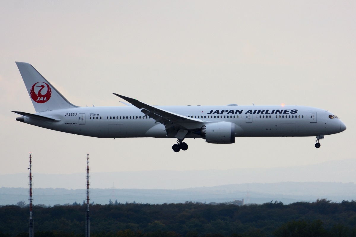 JA865J (38138) 2016 Boeing 787-9 Dreamliner