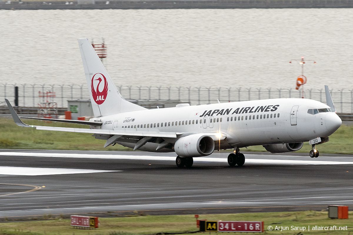 JA333J (40348) 2010 Boeing 737-846