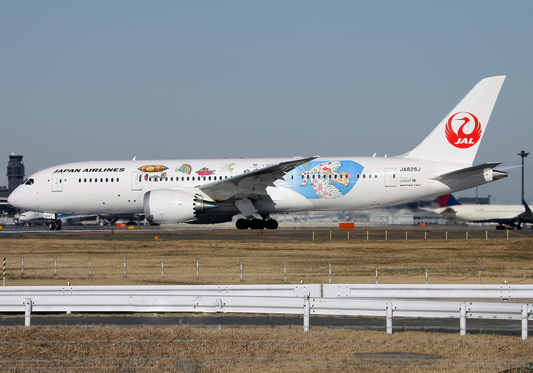 JA828J, (cn 38438/70), Boeing 787-8 Dreamliner