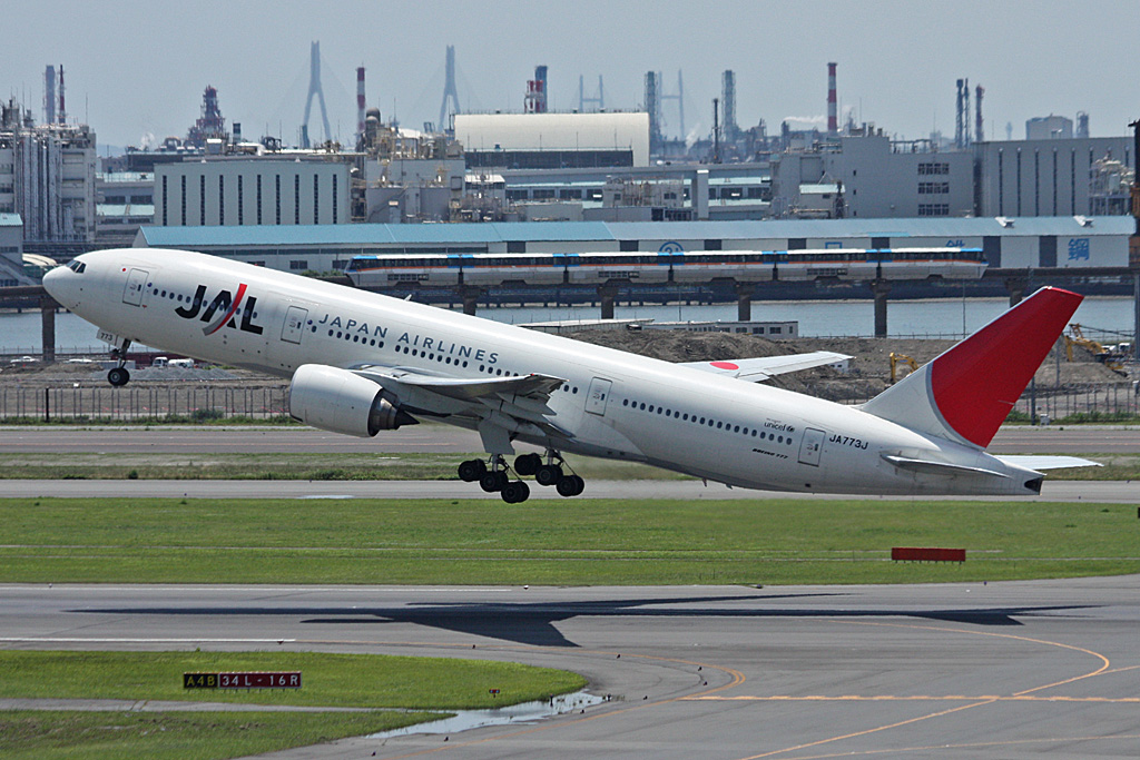 JA773J (27653) 2007 Boeing 777-246