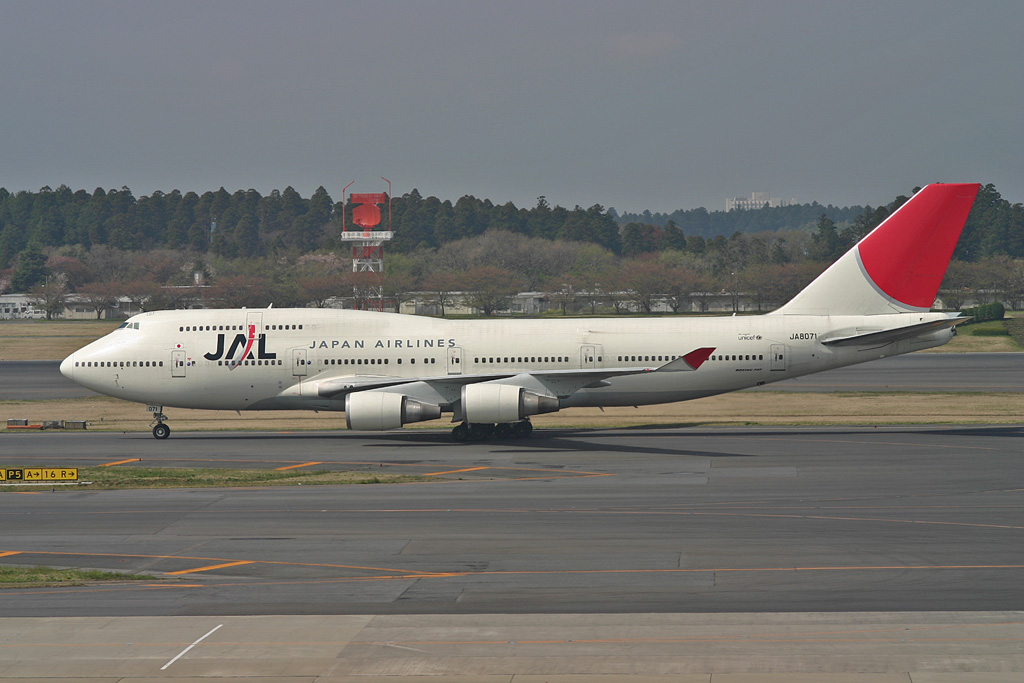 JA8071 (24423) 1989 Boeing 747-446