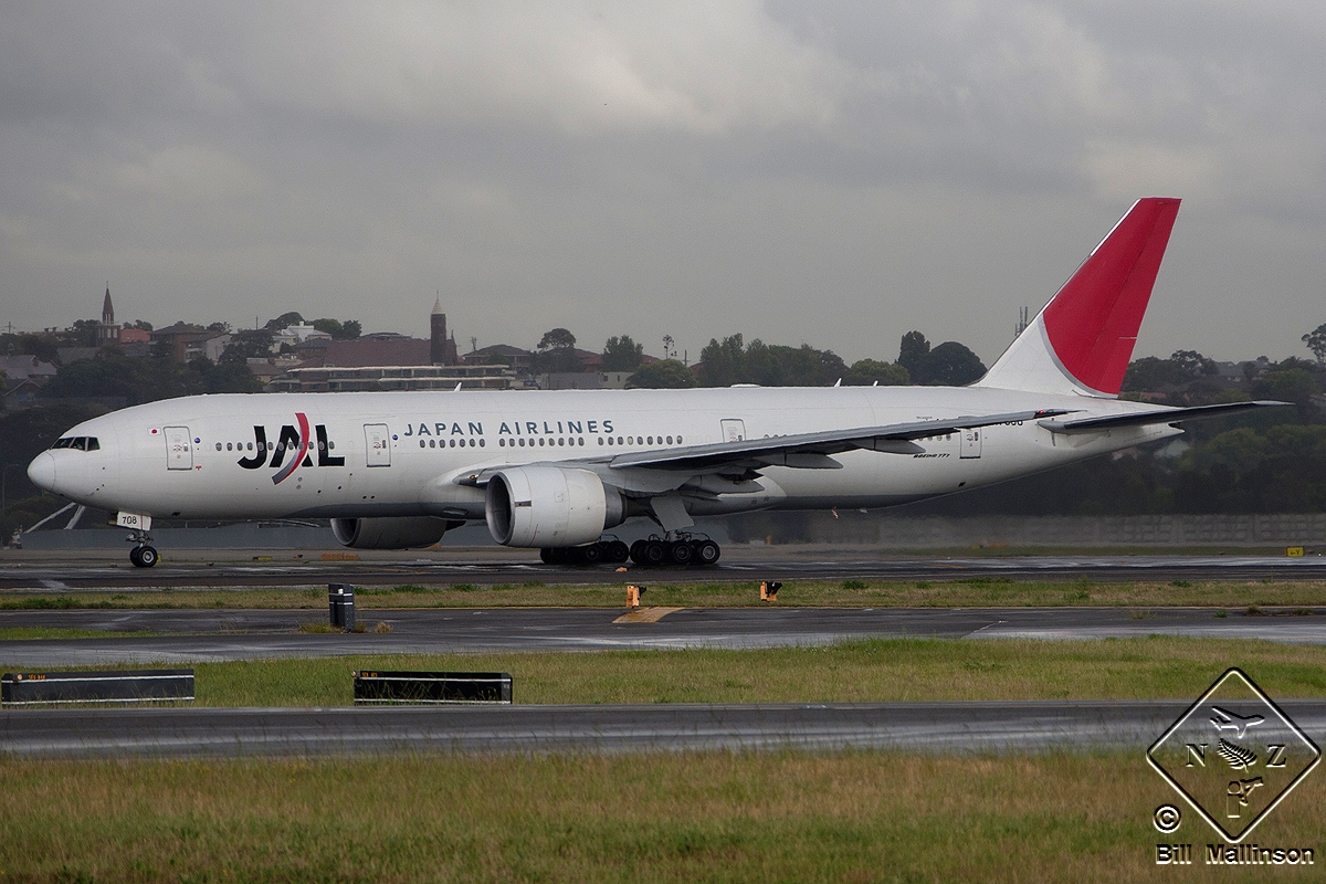 JA708J (32895) 2004 Boeing 777-246/ER