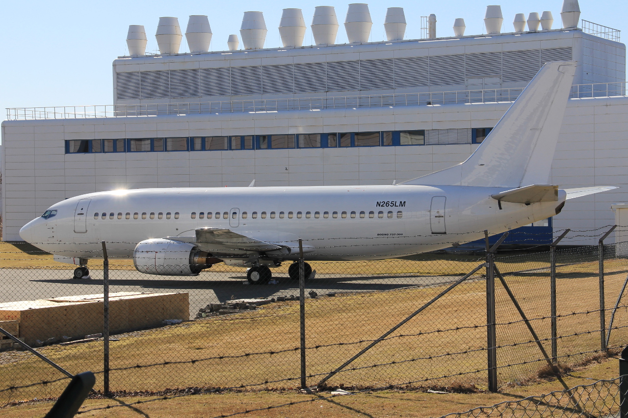 N265LM (24909) 1991 Boeing 737-3Y0