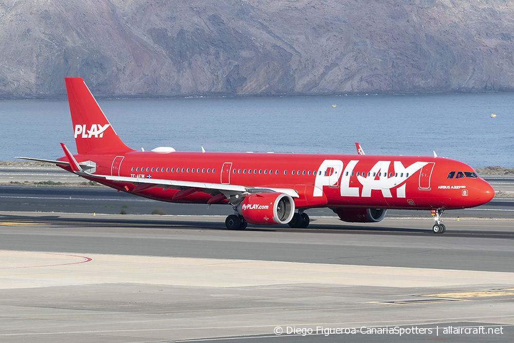 TF-AEW (8008) 2018 Airbus A321-251N