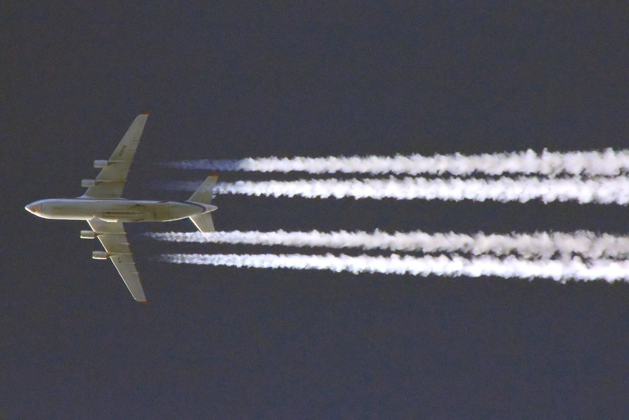 RA-82078 (9773054559153) 1996 Antonov An-124-100