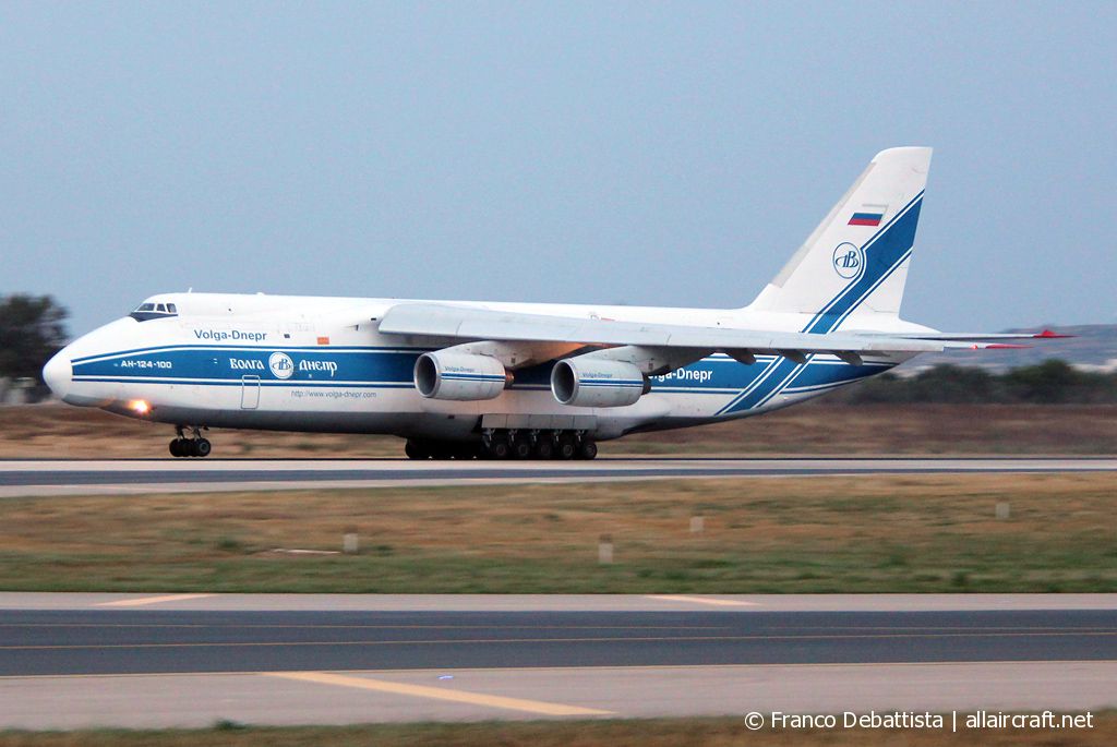 RA-82044 (9773054155109) 1991 Antonov An-124-100