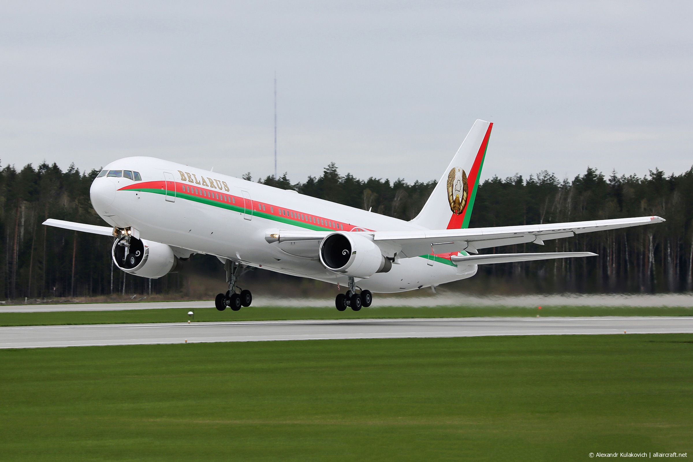 EW-001PB · Boeing 767-32K(ER) · (MSQ / UMMS)
