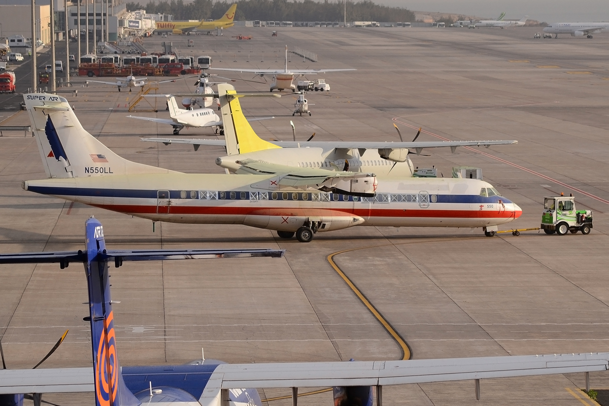 N550LL (550) 1998 ATR-72-500