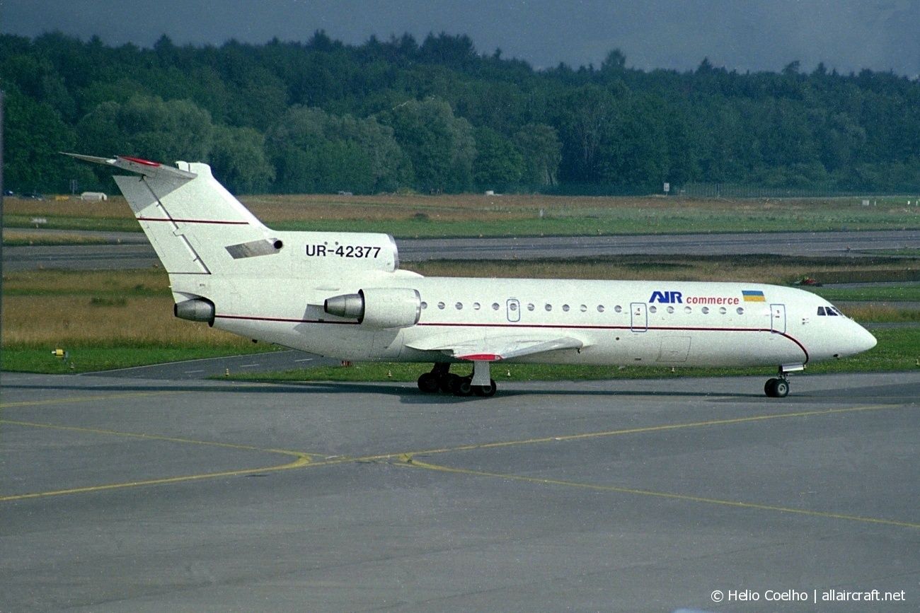 UR-42377 (4520421014479) 1990 Yakovlev Yak-42D