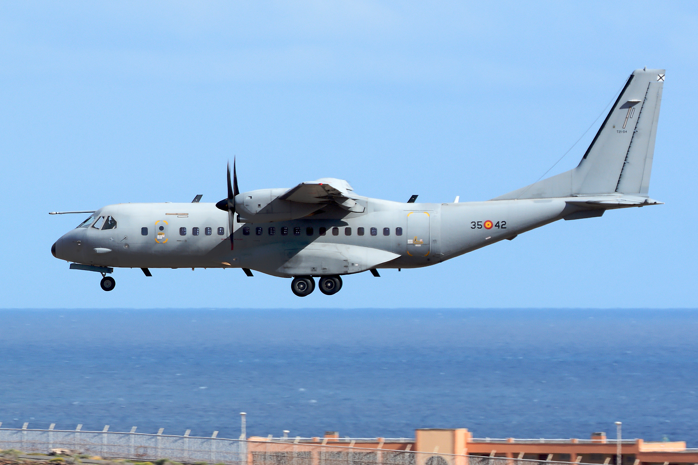 T.21-04 / 35-42 2003 CASA C-295M