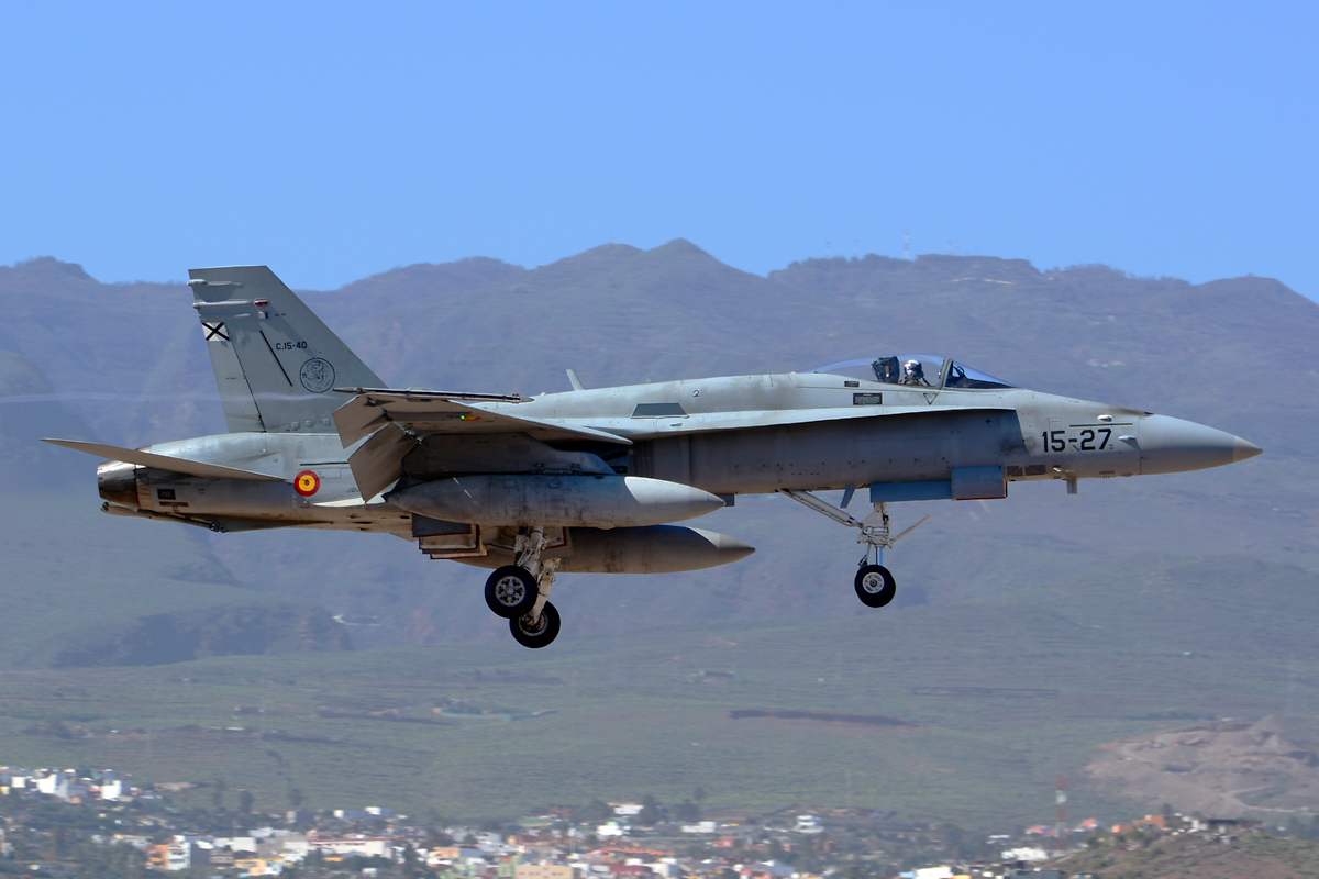 C.15-40 / 15-27 McDonnell Douglas EF-18A Hornet