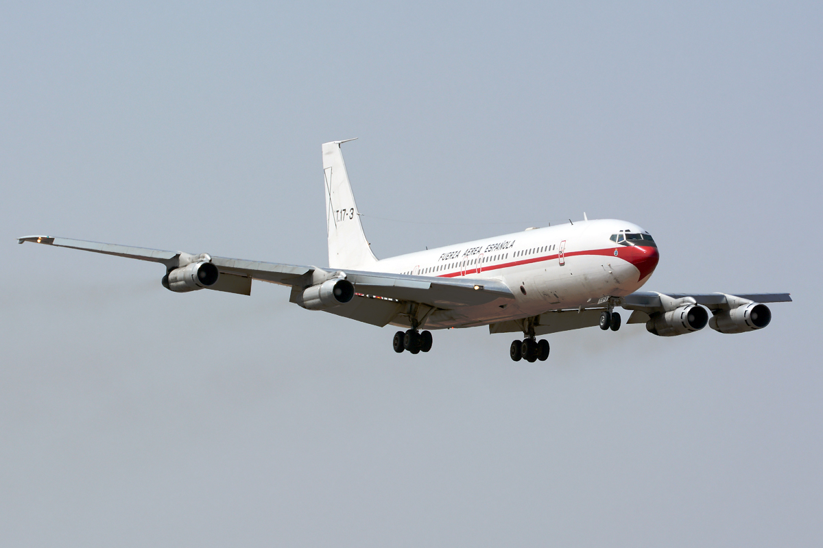 T.17-3 (21367) 1977 Boeing 707-368C KC