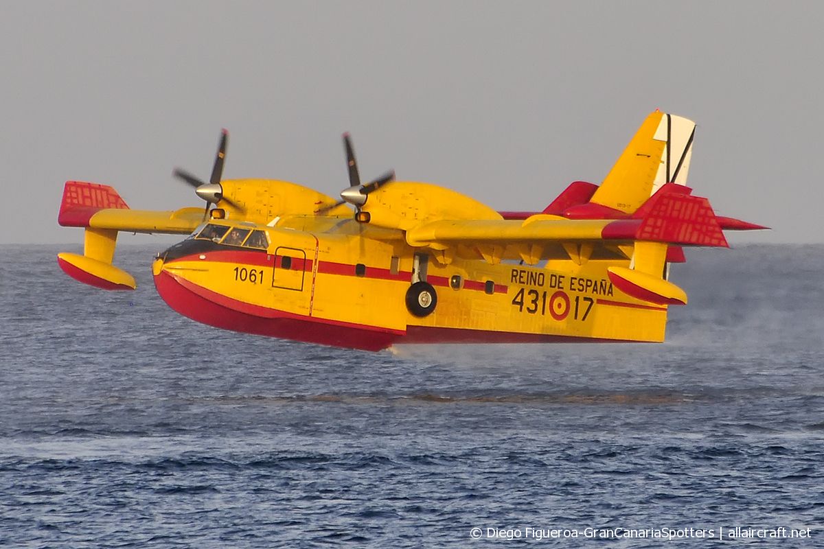 UD.13-17 / 431-27 Canadair CL-215T