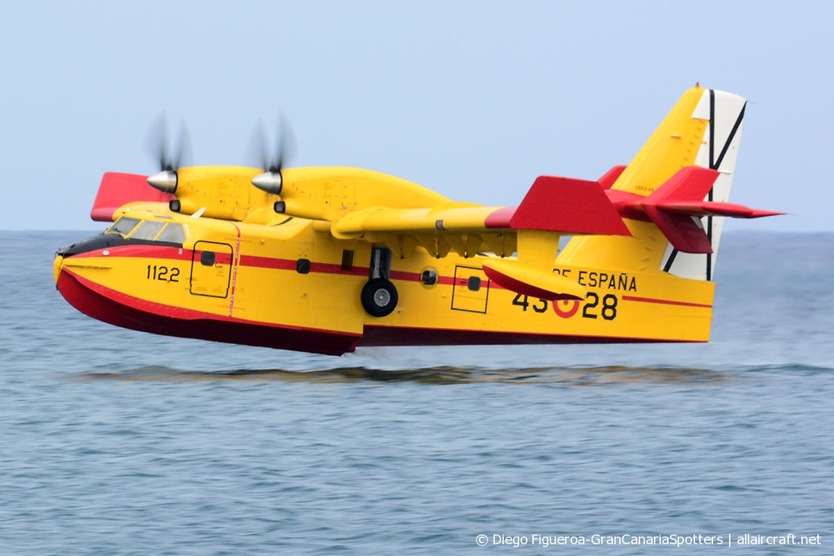 UD.13-28 / 43-28 Canadair CL-215T