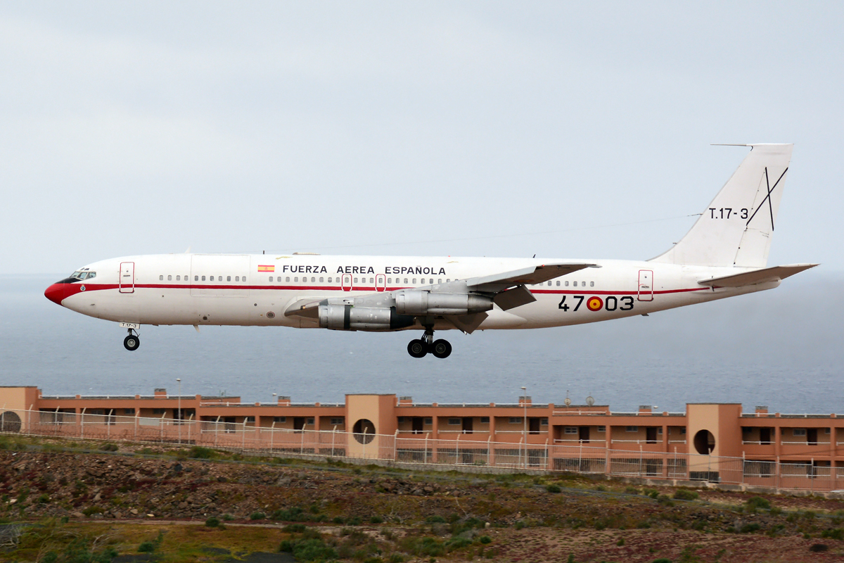 T.17-3 (21367) 1977 Boeing 707-368C KC