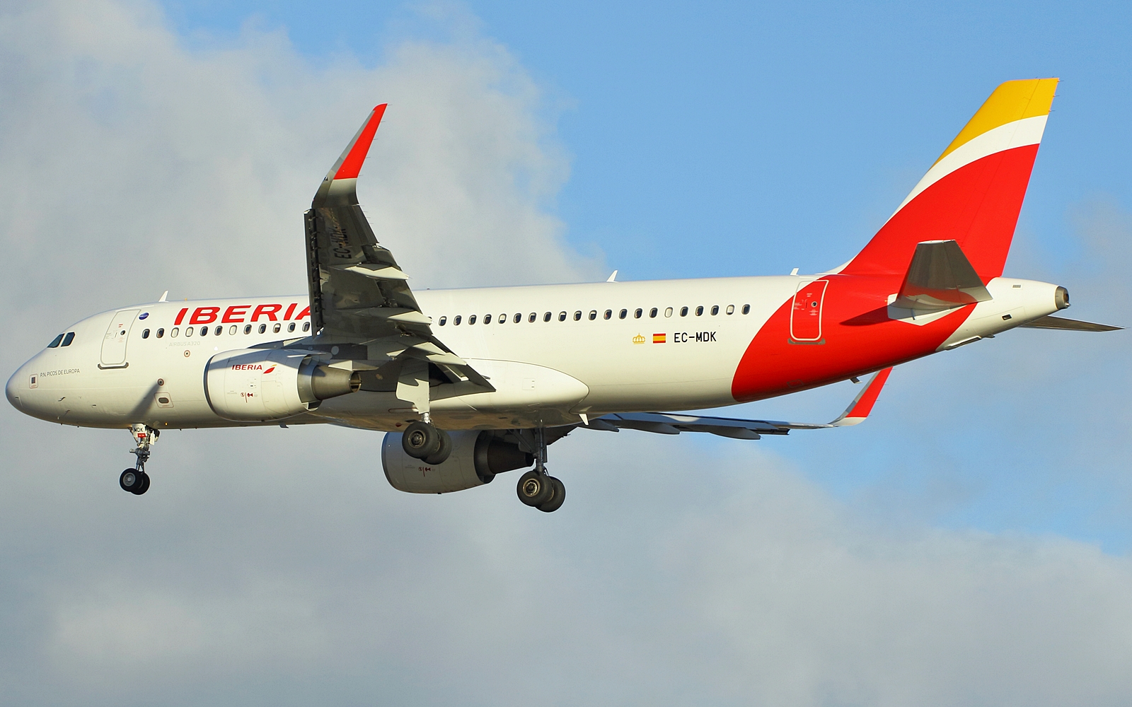 EC-MDK · Airbus A320-214(WL) · (LPA / GCLP)