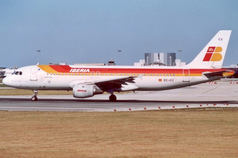 EC-ICV (312) 1992 Airbus A320-211
