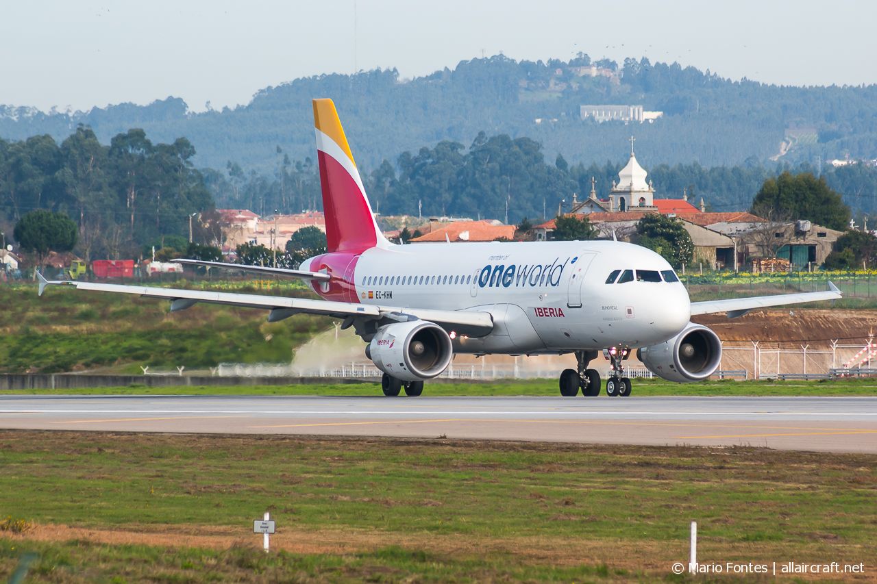 EC-KHM (3209) 2007 Airbus A319-111