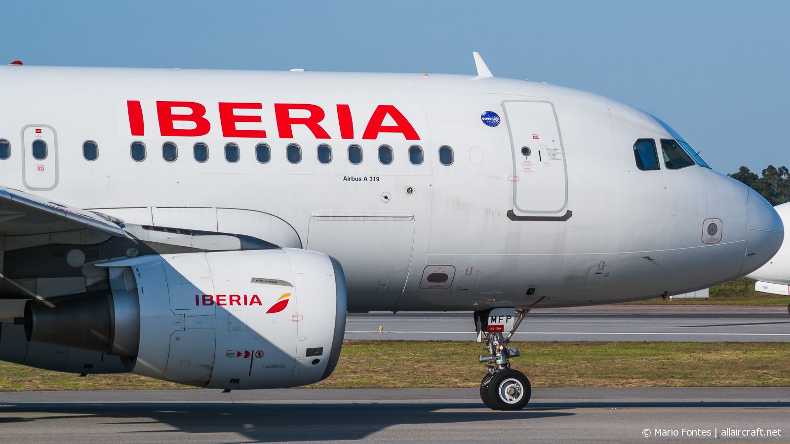 EC-MFP (998) 1999 Airbus A319-111