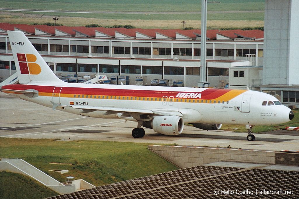EC-FIA (240) 1991 Airbus A320-211