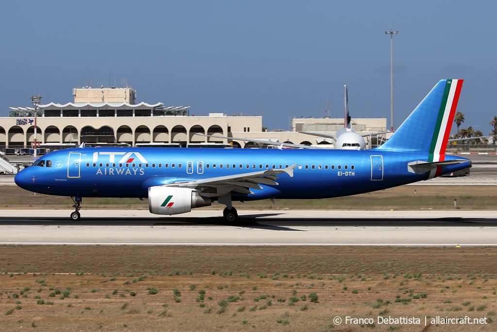 EI-DTH (3956) 2009 Airbus A320-216