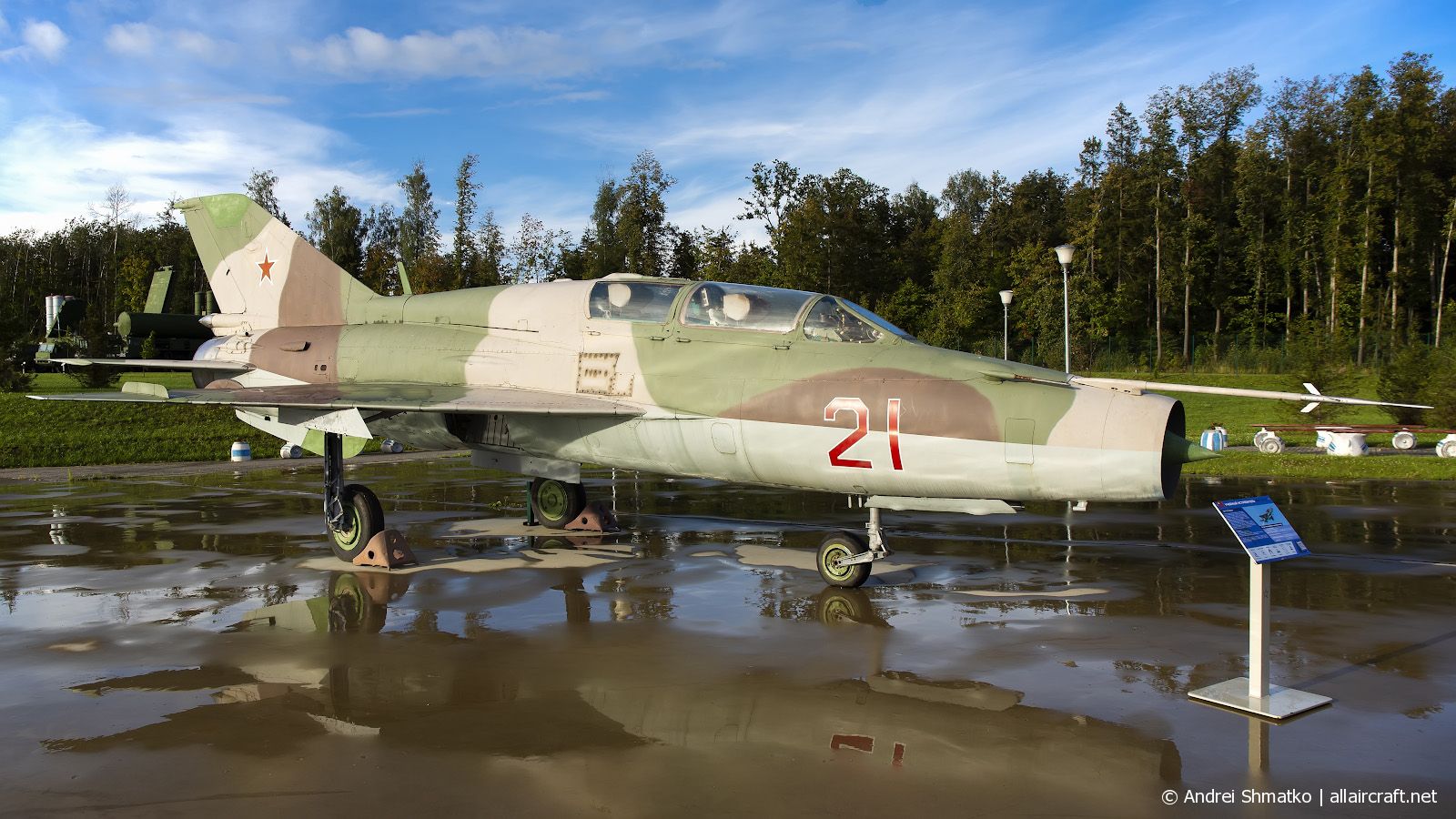 21 (516999212) Mikoyan-Gurevich MiG-21UM