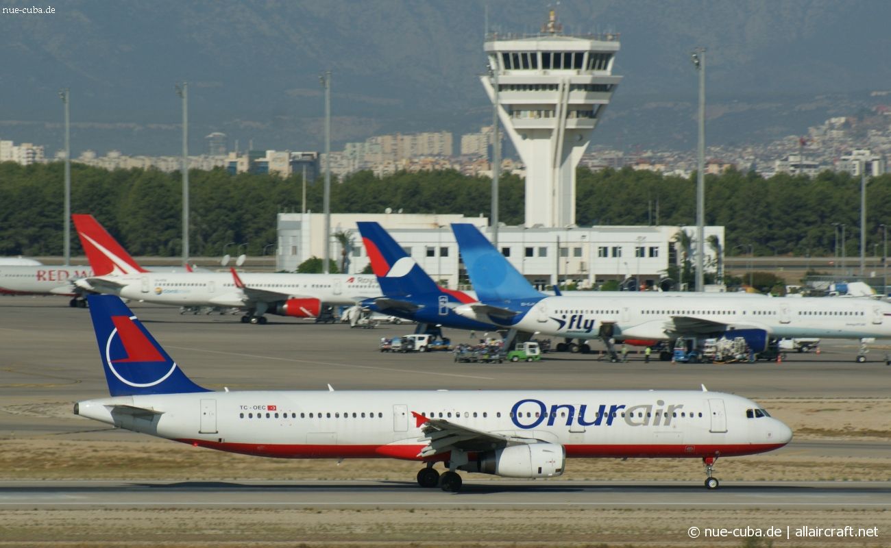TC-OEC (974) 1999 Airbus A321-231