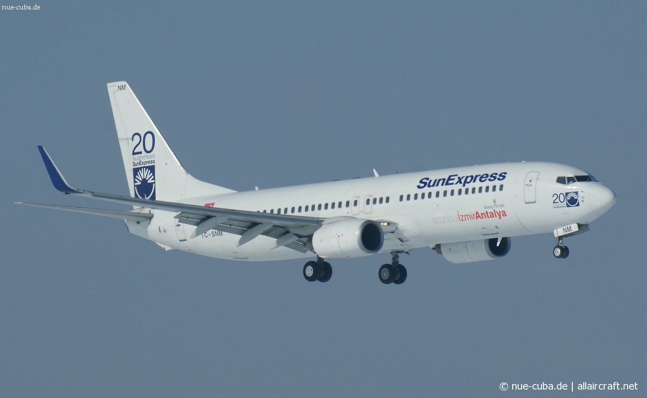 TC-SNM (33023) 2005 Boeing 737-8BK WL