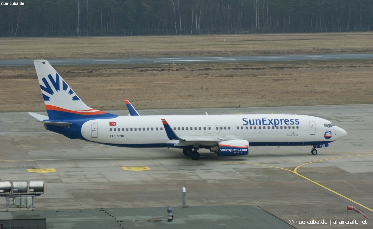 TC-SNR (40754) 2010 Boeing 737-8HC(WL)
