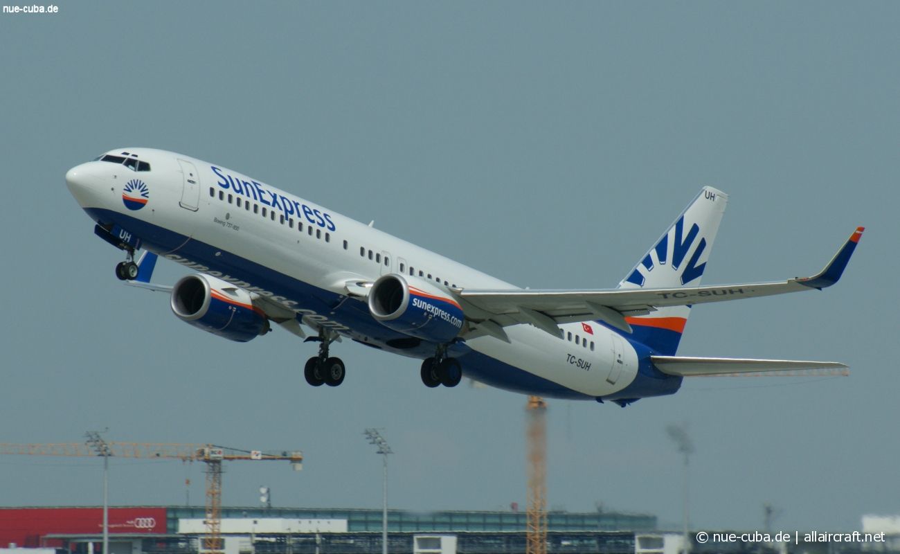 TC-SUH (32366) 2002 Boeing 737-8CX(WL)