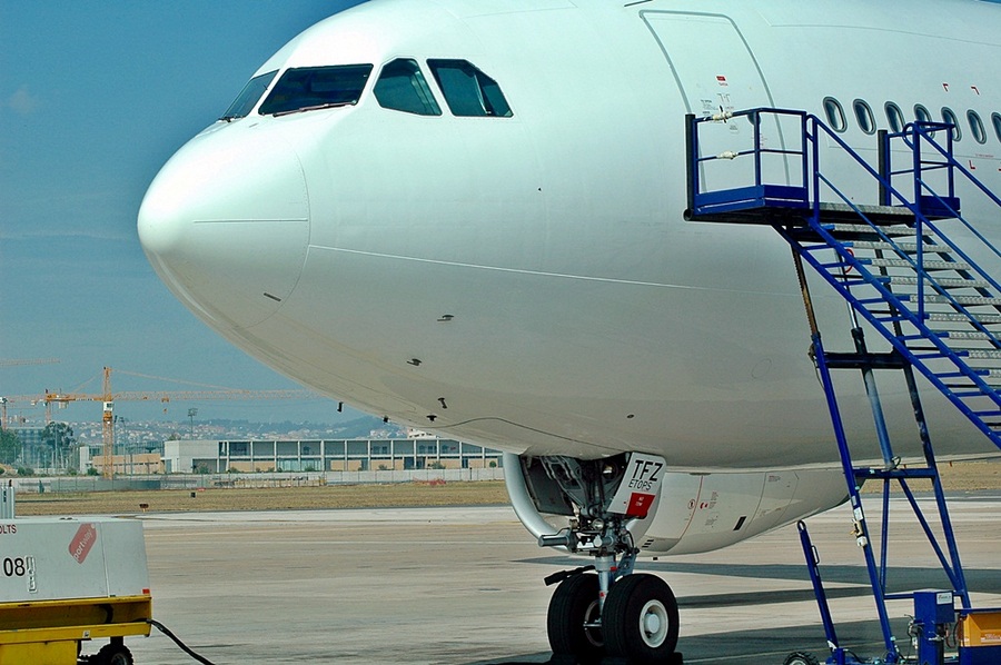 CS-TFZ (1008) 2009 Airbus A330-243