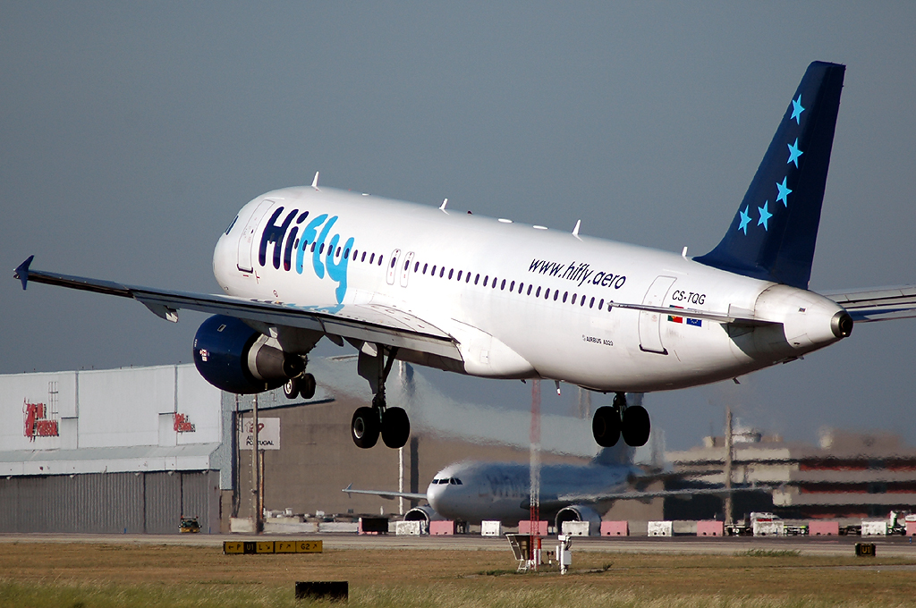 CS-TQG (022) 1988 Airbus A320-211