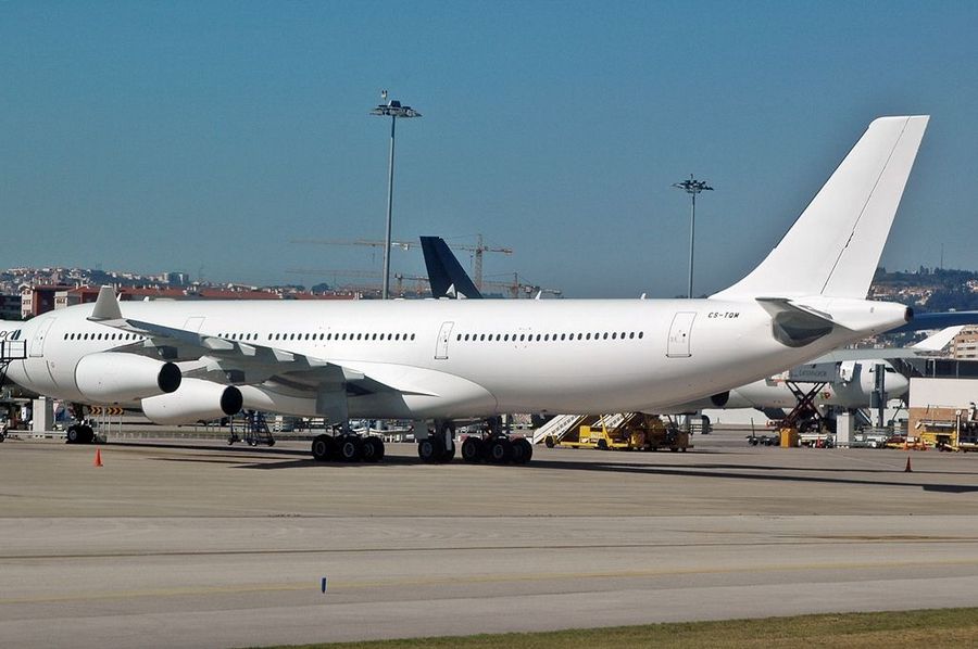 CS-TQM (117) 1995 Airbus A340-313X