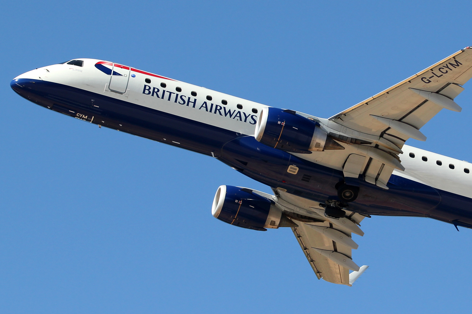 G-LCYM (cn 19000351) Embraer 190-100SR