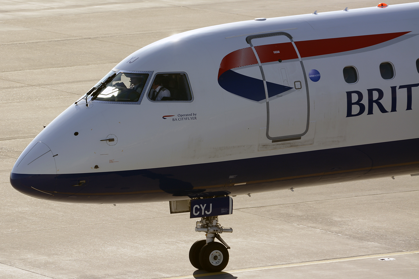 G-LCYJ (cn 19000339) Embraer 190-100SR