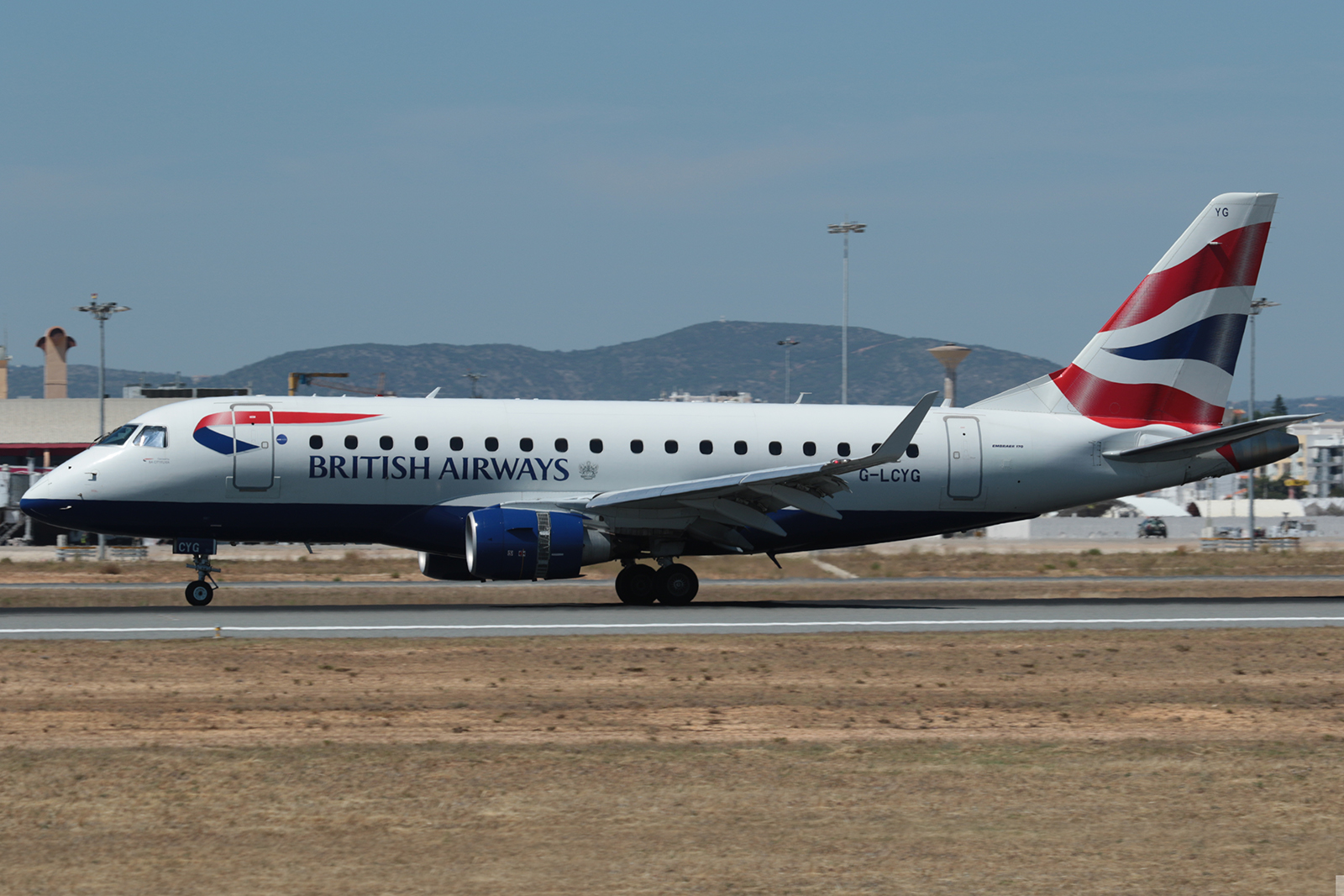 G-LCYG · Embraer 170-100STD · (FAO / LPFR)