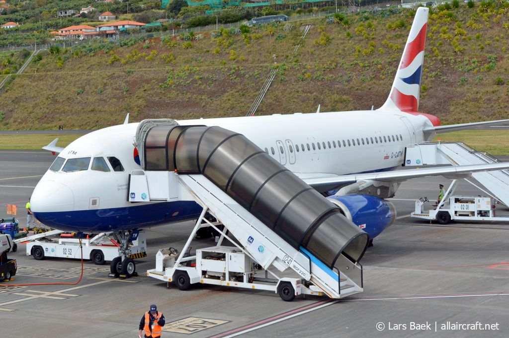 G-GATM (1892) 2002 Airbus A320-233