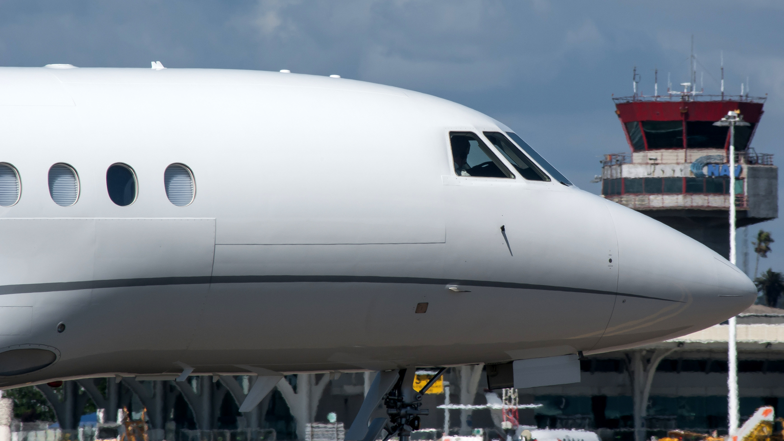 HB-JFI (256) 2012 Dassault Falcon 2000 LX