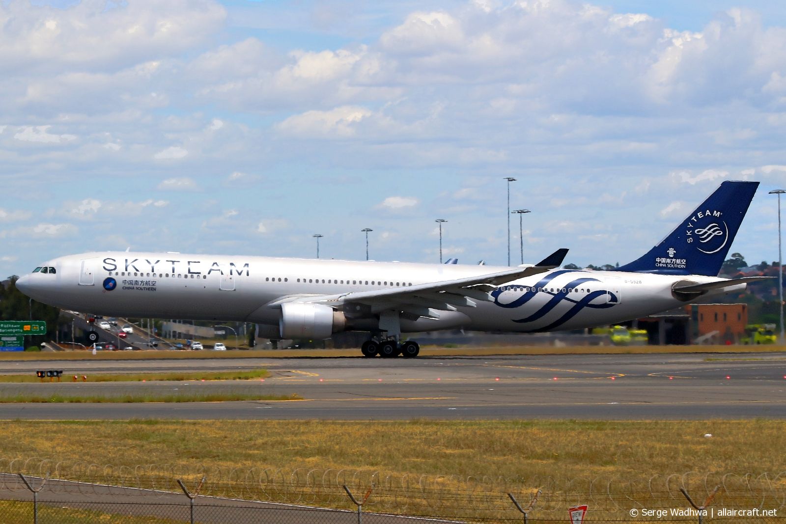 B-5928 (1430) 2013 Airbus A330-323