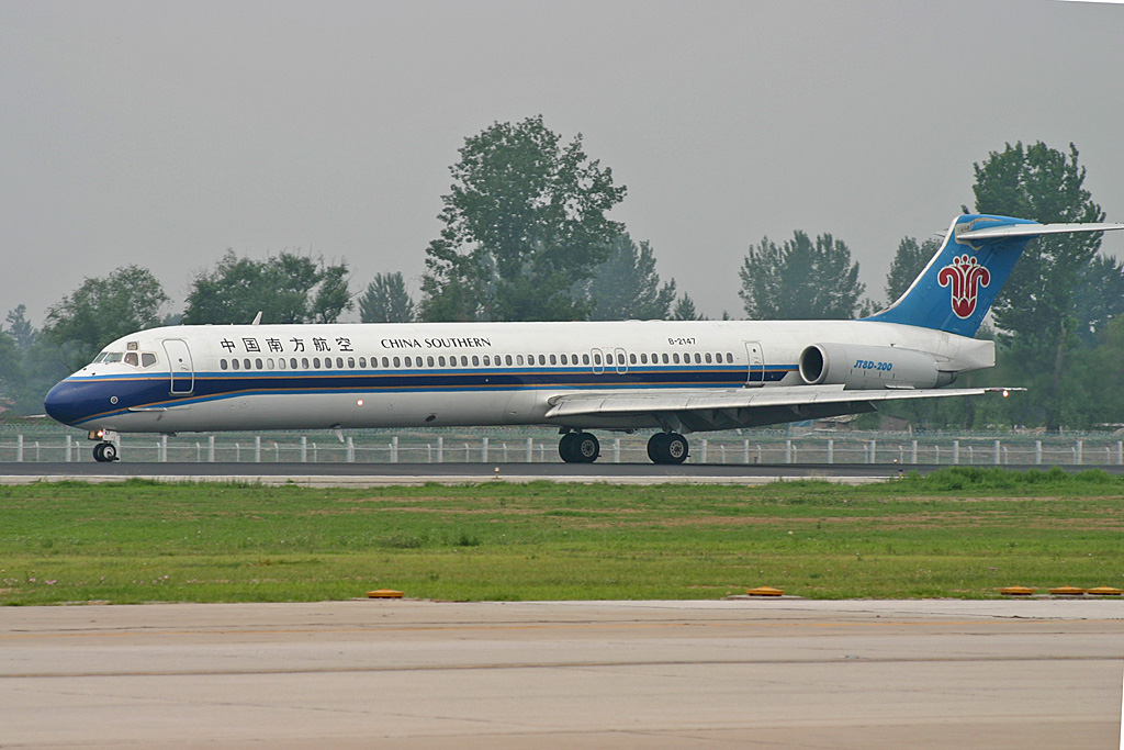 B-2147 · McDonnell Douglas MD-82 · (PEK / ZBAA)