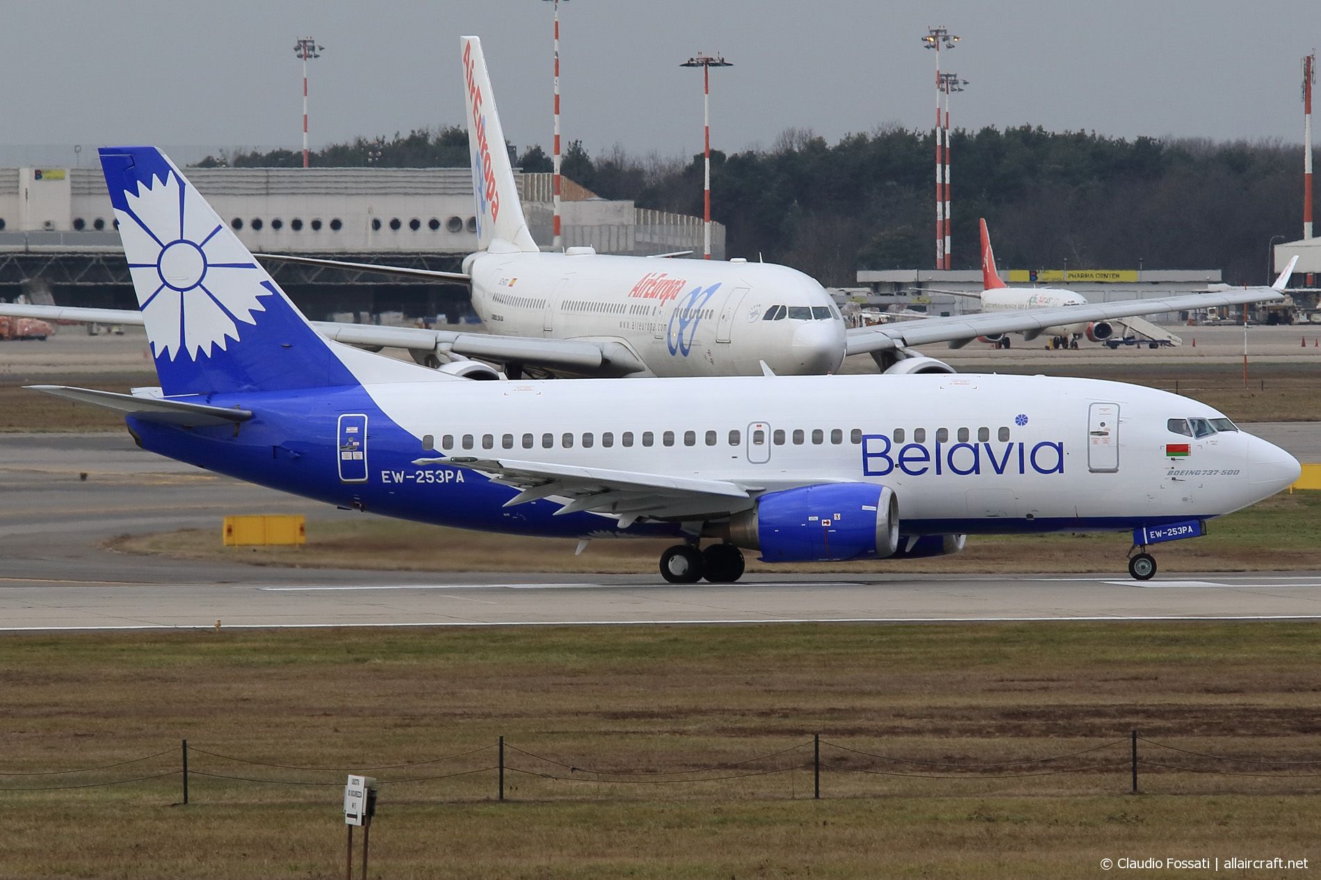 EW-253PA (cn 26339) Boeing 737-524