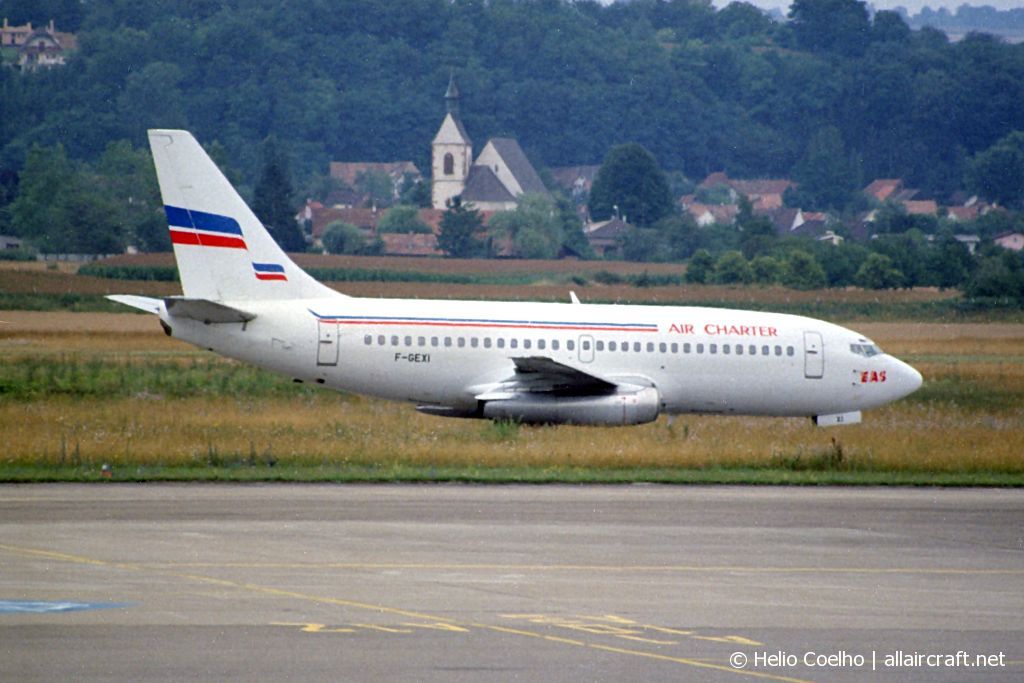 F-GEXI (cn 22406) Boeing 737-2L9Adv
