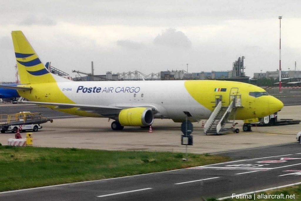EI-GHA (28895) 1999 Boeing 737-490(SF)