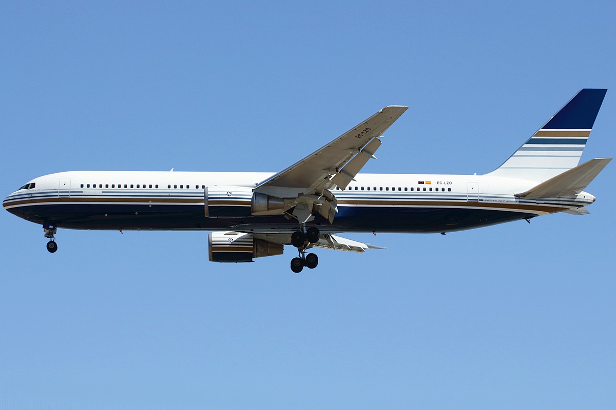 EC-LZO (27902) 1995 Boeing 767-35D(ER)