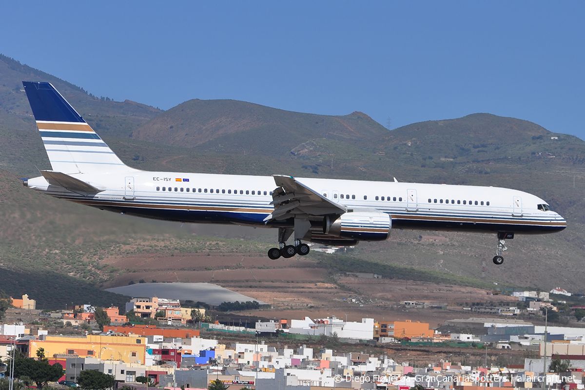 EC-ISY (26241) 1993 Boeing 757-256