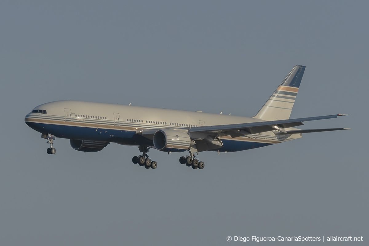 EC-MUA (25824) 2001 Boeing 777-212ER